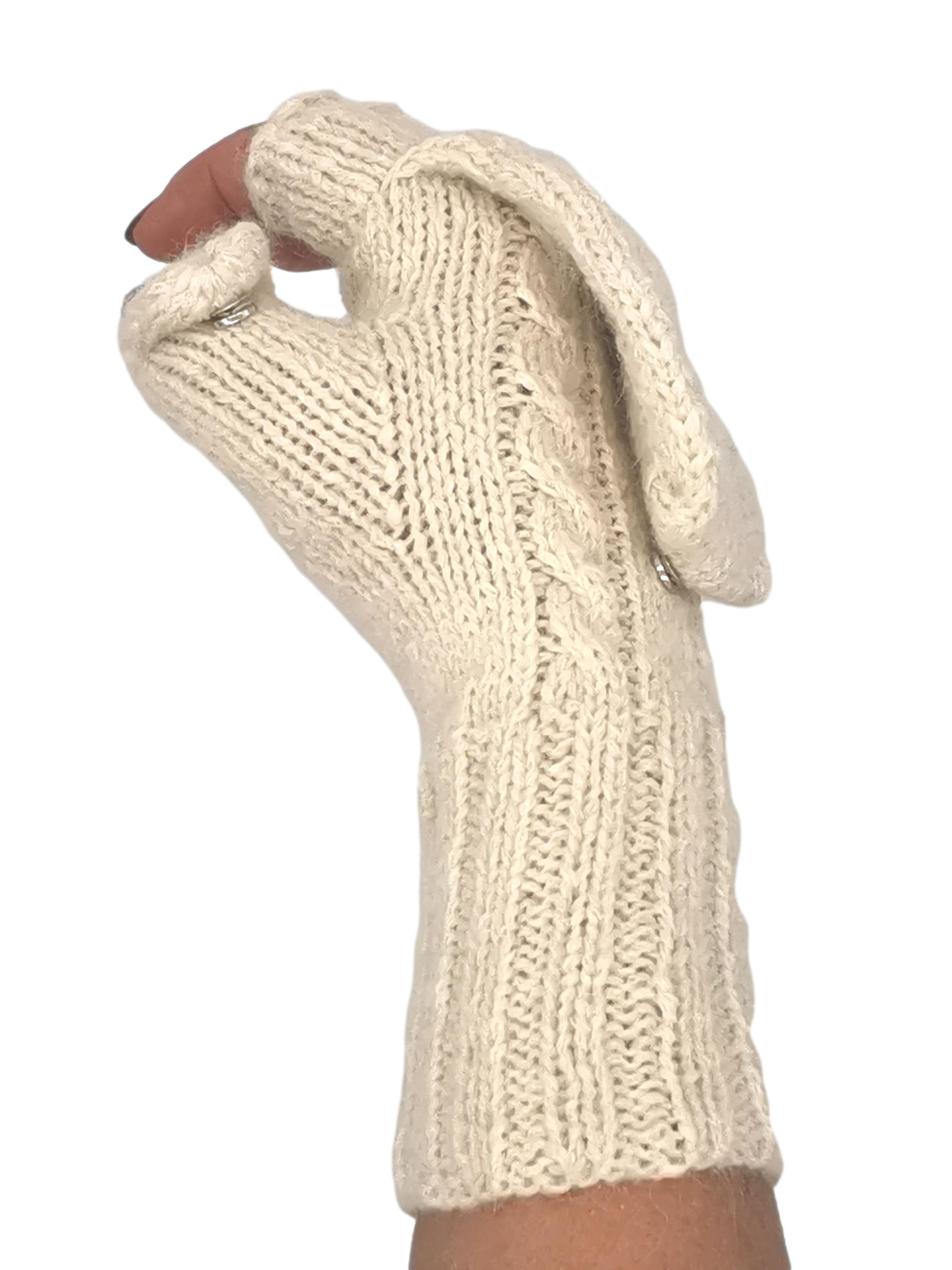 Hochwertige, Handschuhe mit angestrickten Fingern, Daumen und Kapuze aus Babyalpaka Farbe: Naturweiß, Hellbraun, Hellgrau, Anthrazit, Schwarz | Handmade by Millwa Hochwertige, Handschuhe mit angestrickten Fingern, Daumen und Kapuze aus Babyalpaka Farbe: Naturweiß, Hellbraun, Hellgrau, Anthrazit, Schwarz | Handmade by Millwa