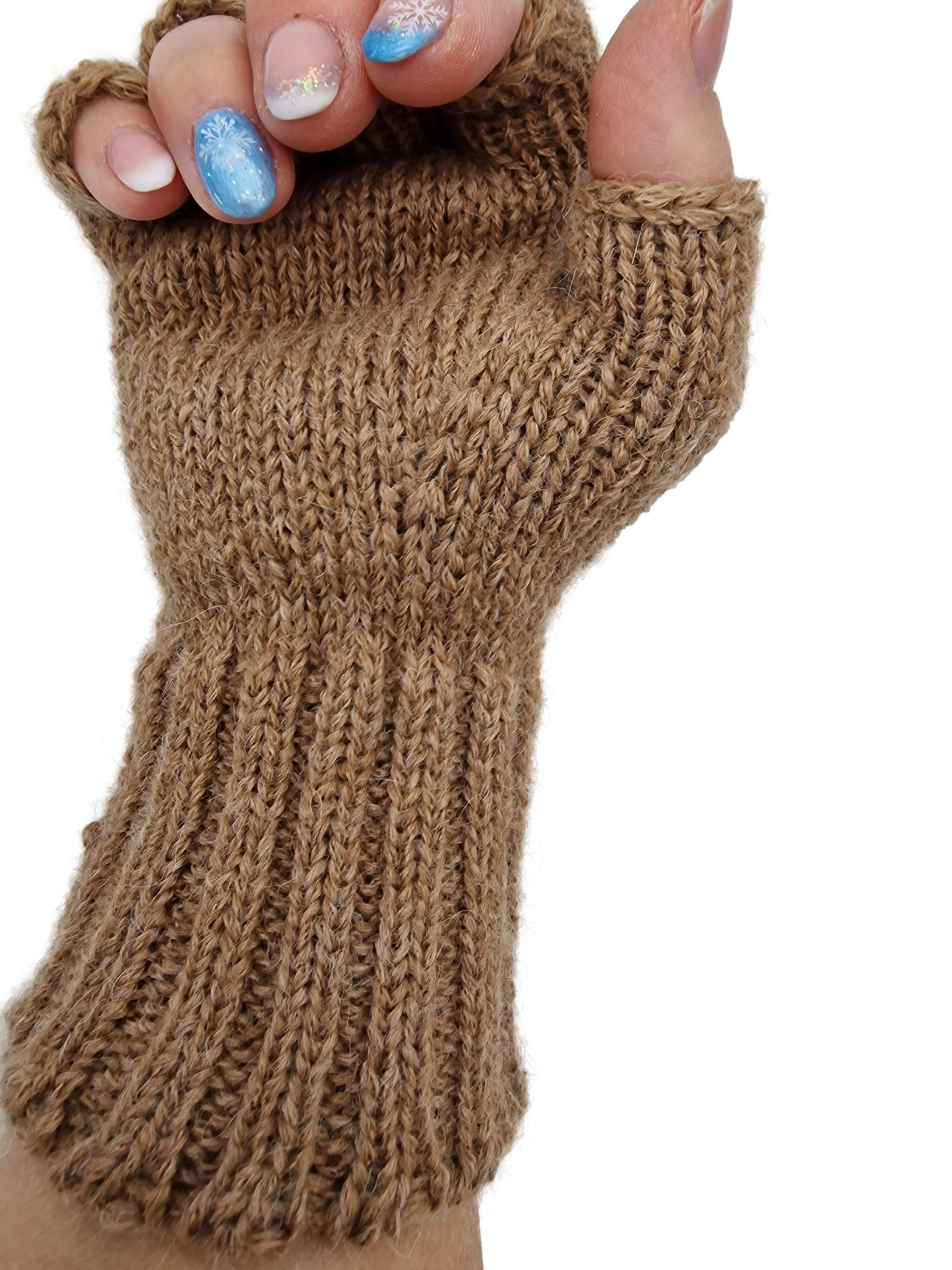 Pulswärmer mit angestrickten Fingern, aus 100% Babyalpaka in verschiedenen Farben| Handmade by Millwa