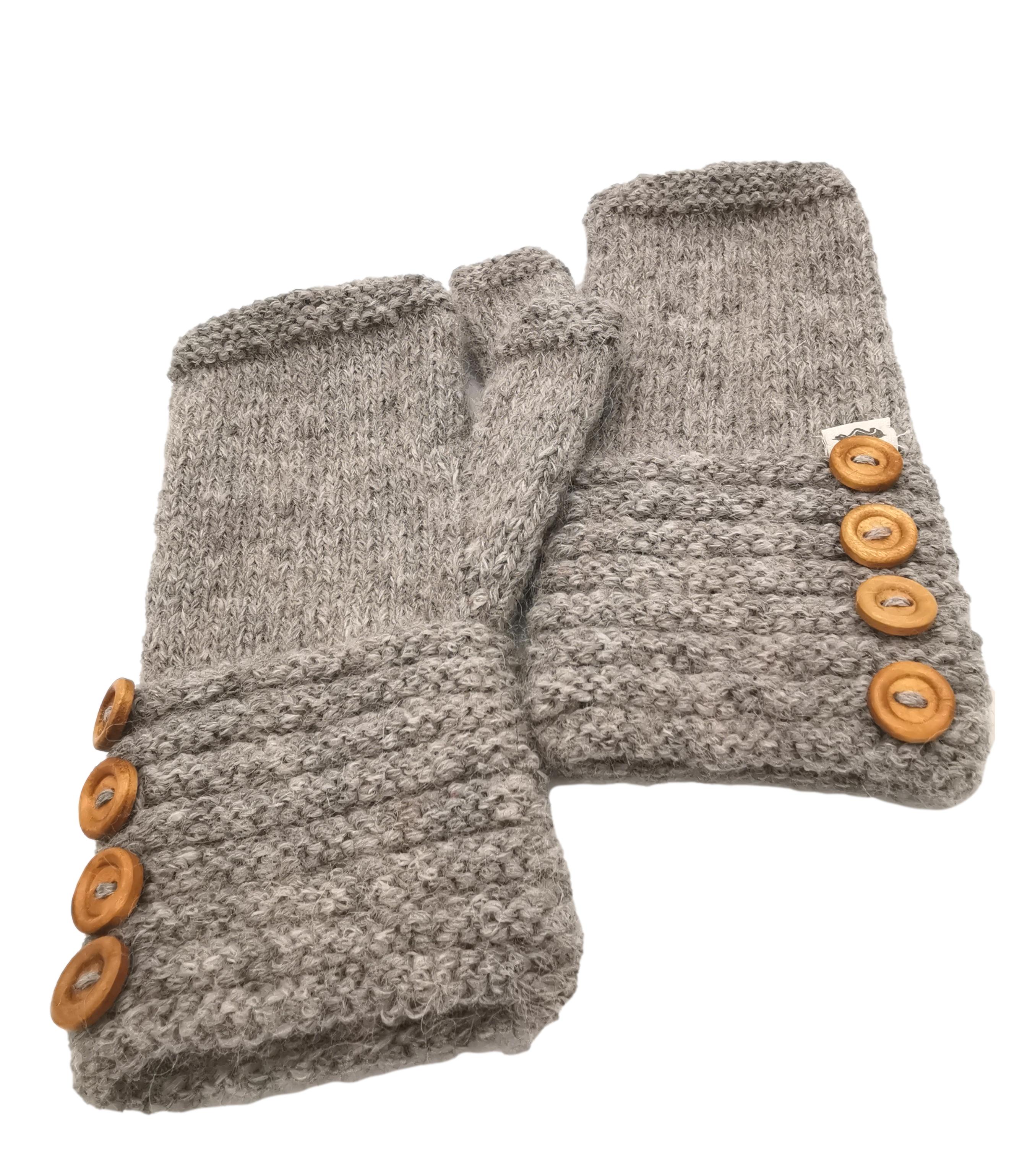 Hochwertige Pulswärmer mit angestrickten Daumen aus Babyalpaka in verschiedenen Farben Hochwertige Pulswärmer mit angestrickten Daumen aus Babyalpaka in verschiedenen Farben