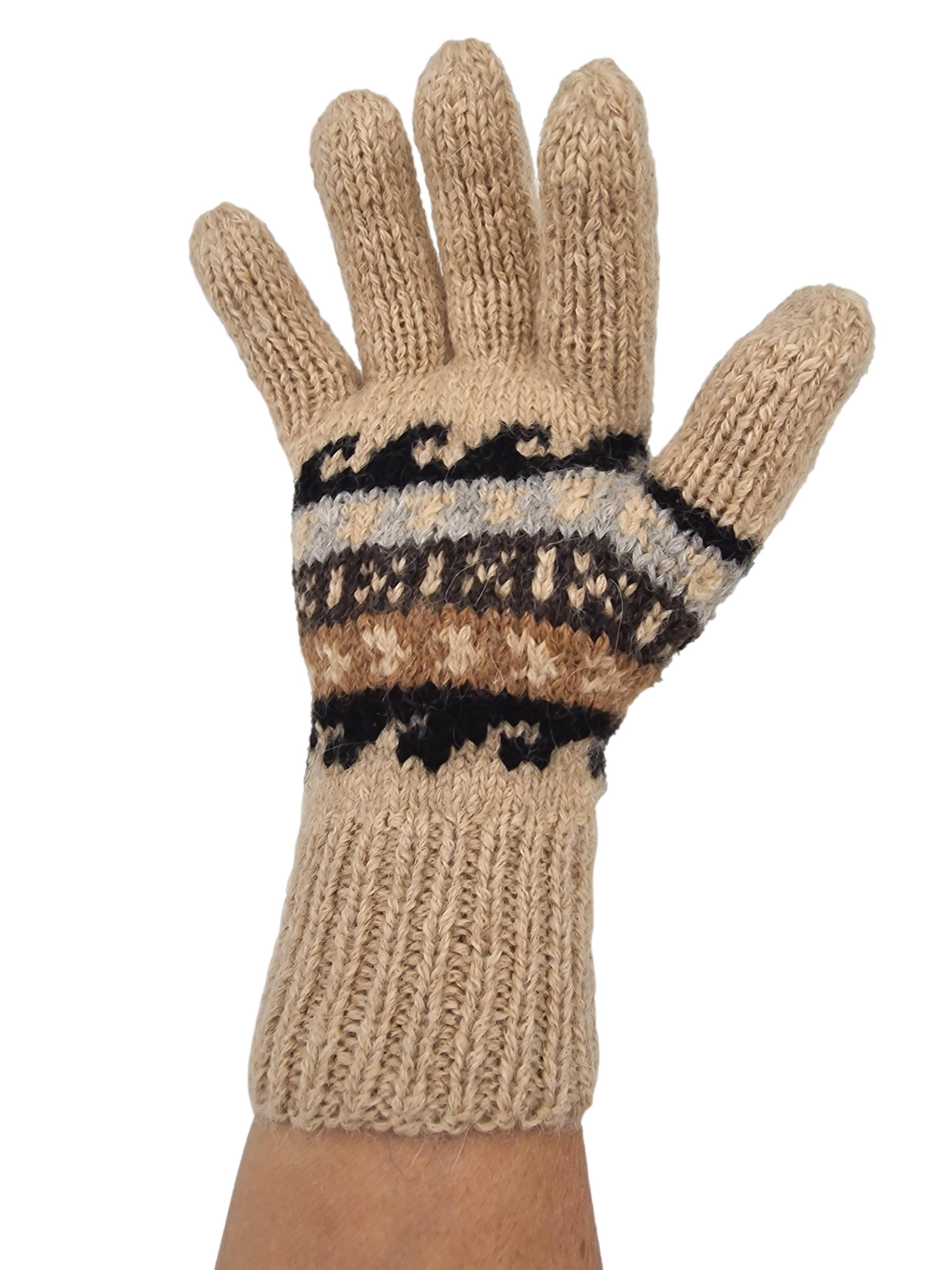 Glatt gestrickte Fingerhandschuhe mit traditionellen Andenmuster. Zeitloses Design, aus 100% feinster Alpakawolle hergestellt.