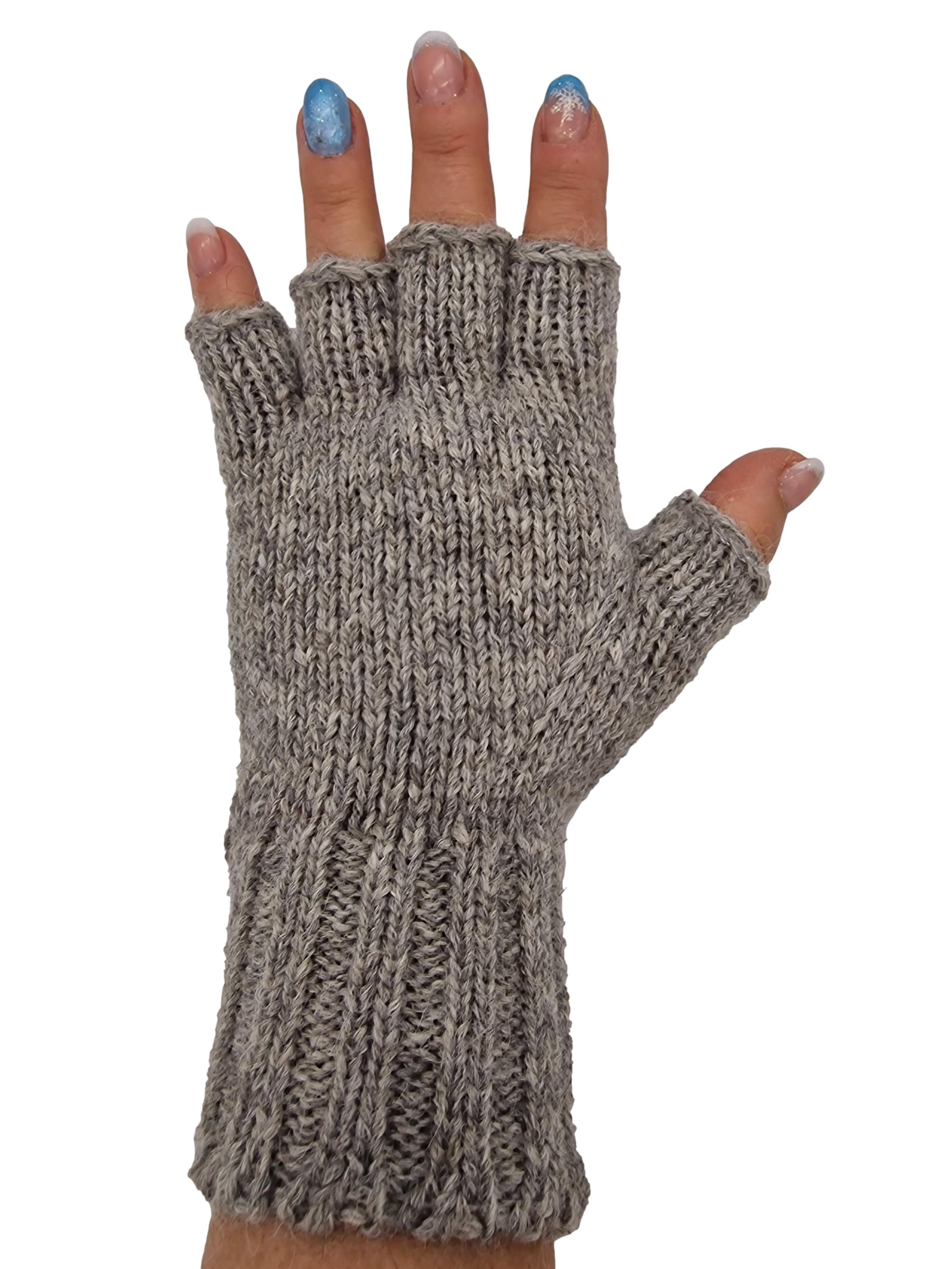 Pulswärmer mit angestrickten Fingern, aus 100% Babyalpaka in verschiedenen Farben| Handmade by Millwa