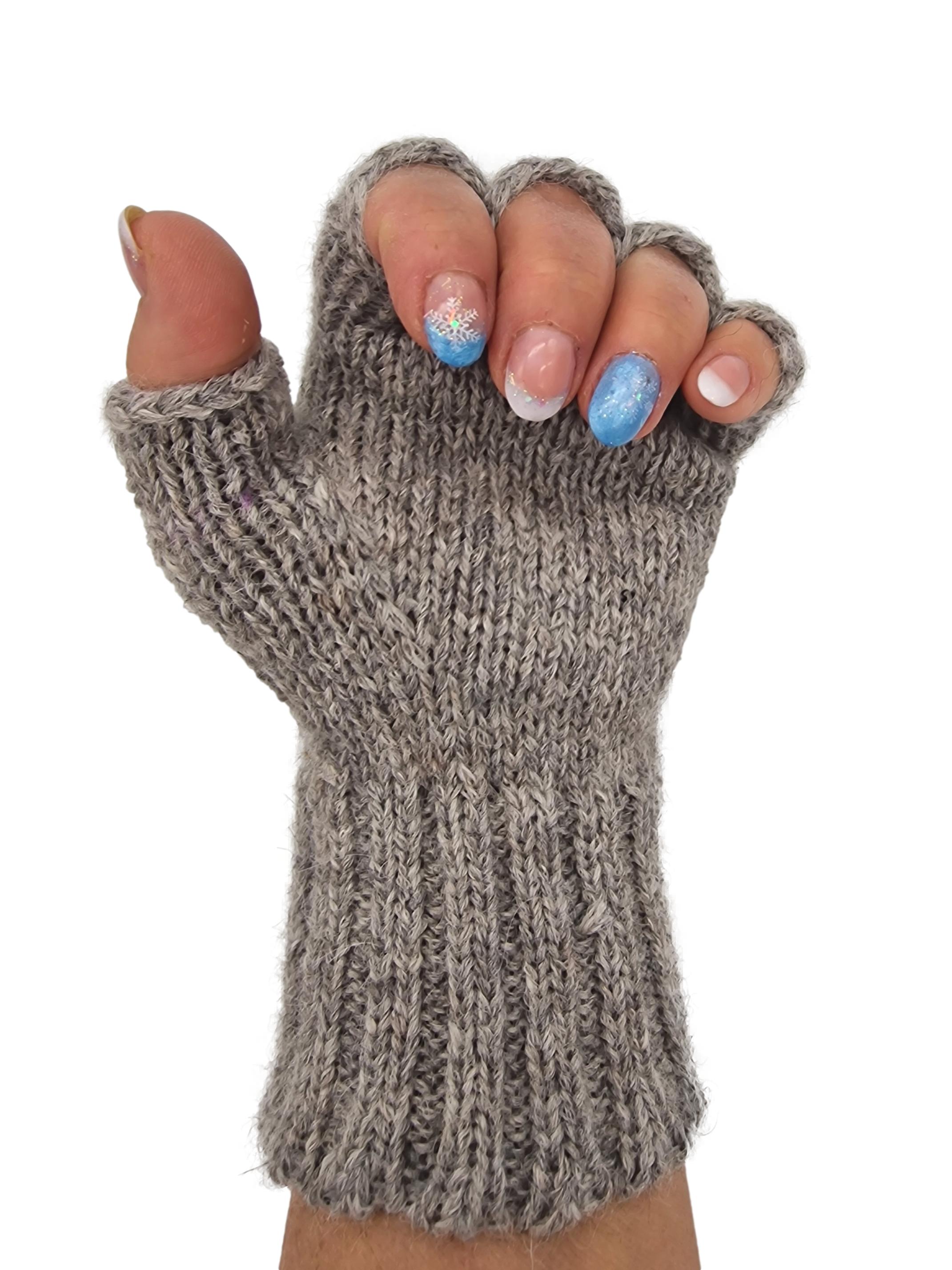 Pulswärmer mit angestrickten Fingern, aus 100% Babyalpaka in verschiedenen Farben| Handmade by Millwa