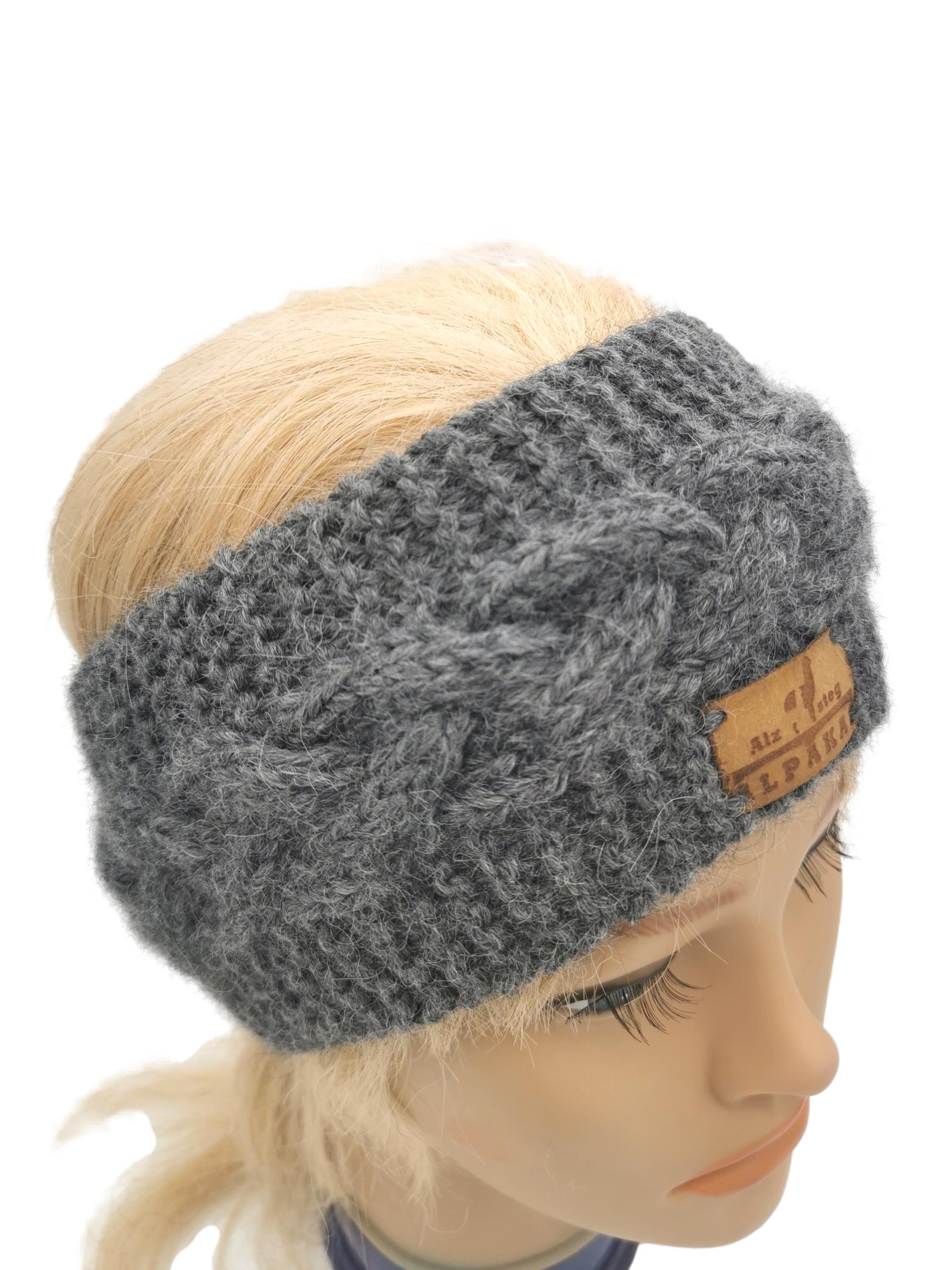 Stirnband aus 100% feinster Alpakawolle im Zopfmusterdesign in vielen verschiedenen Farben | Handmade by Alzsteg-Alpakas Stirnband aus 100% feinster Alpakawolle im Zopfmusterdesign in vielen verschiedenen Farben | Handmade by Alzsteg-Alpakas