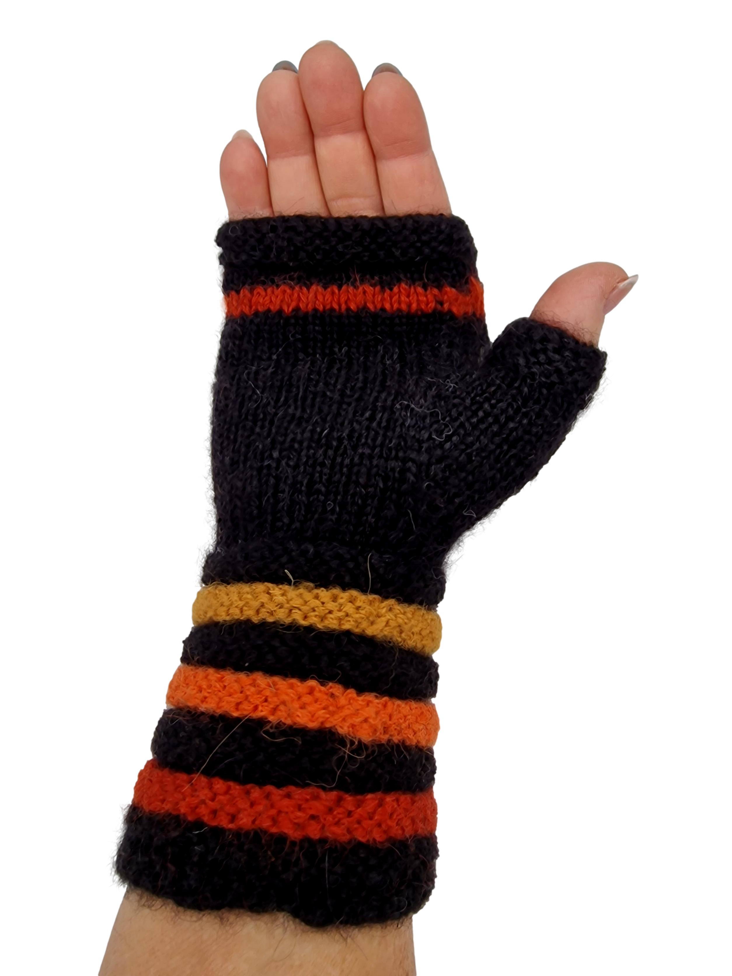 ALPAKASHOP-BAYERN | Pulswärmer mit bunten Blockstreifen aus 100% Babyalpakagarn, in Naturweiß u. Schwarz