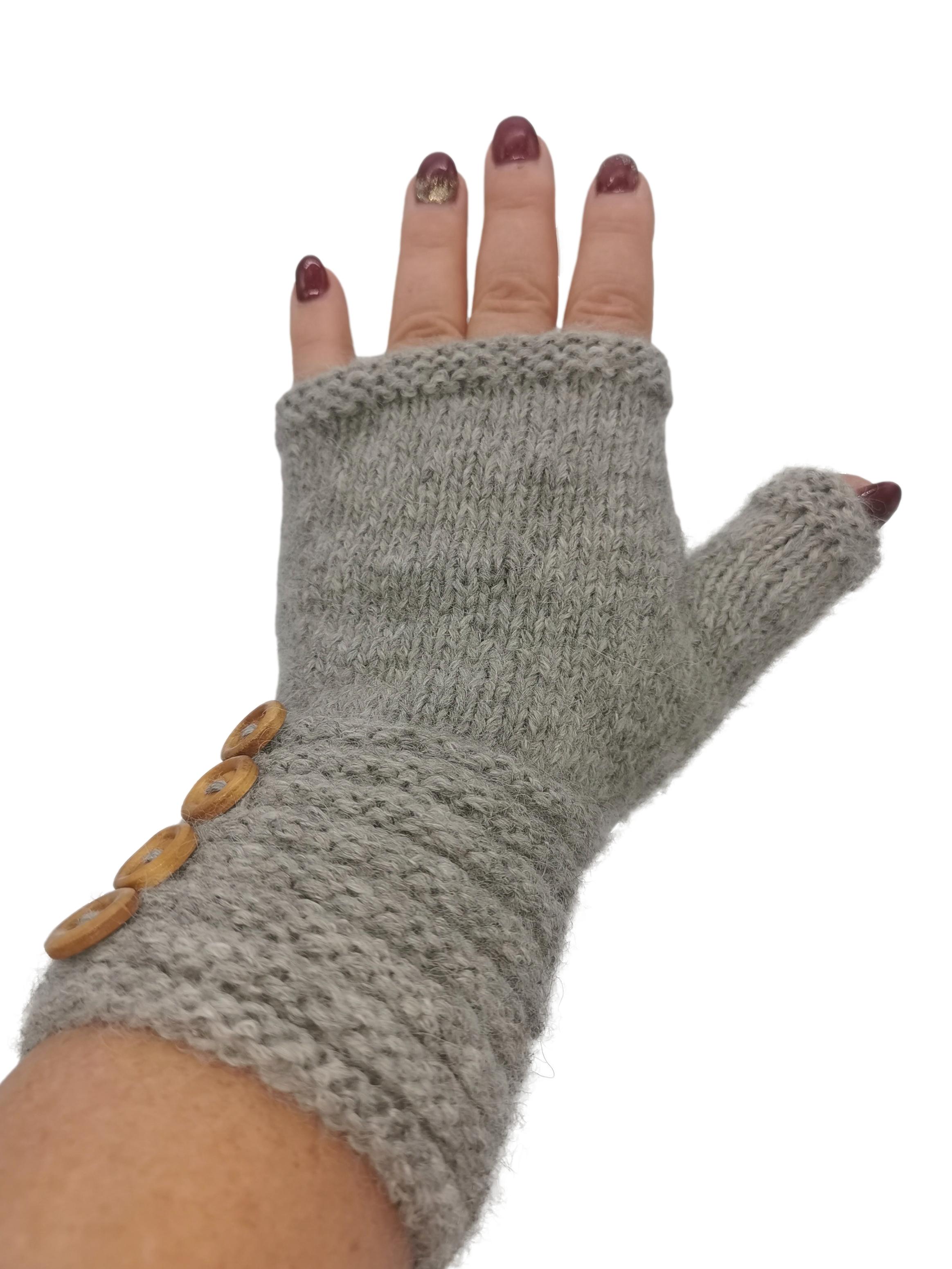 Hochwertige Pulswärmer mit angestrickten Daumen aus Babyalpaka in verschiedenen Farben Hochwertige Pulswärmer mit angestrickten Daumen aus Babyalpaka in verschiedenen Farben